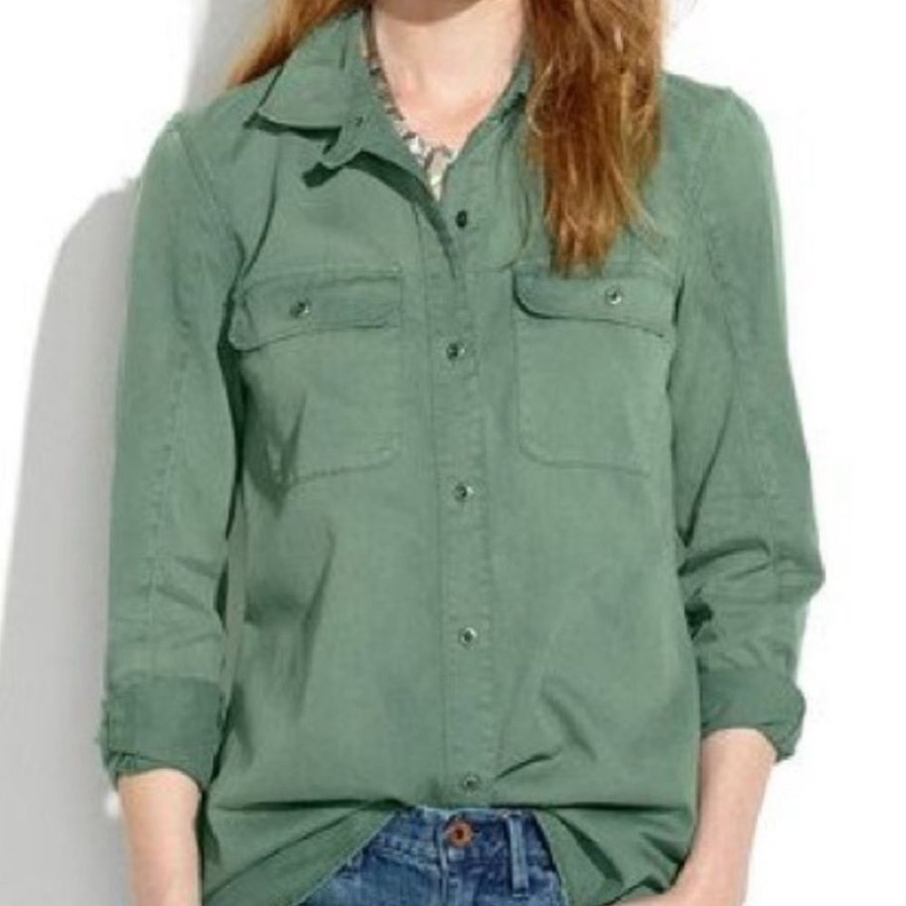 MADEWELL Tomboy Work shirt size Small in Army green. Relaxed fit Front pockets.